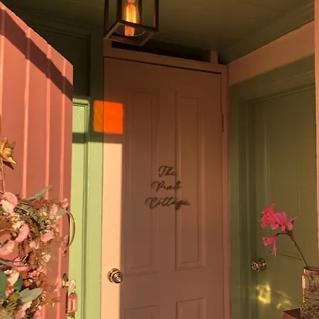 The Pink Cottage Upstairs Suite & Garden Summer Room Whitehead Exterior foto